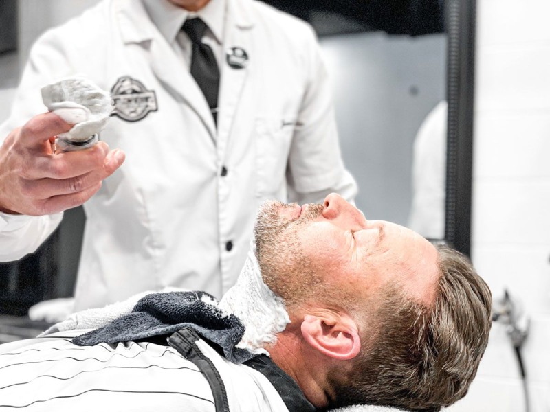 Gentleman-John-Barbershop-shave-2